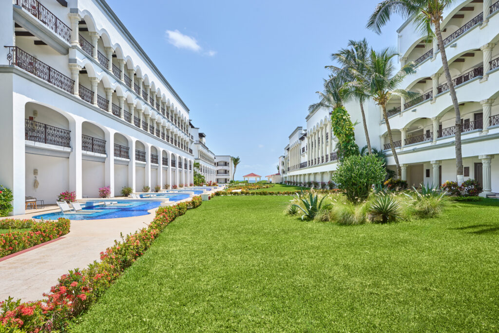 beach resort with swim up private pool 